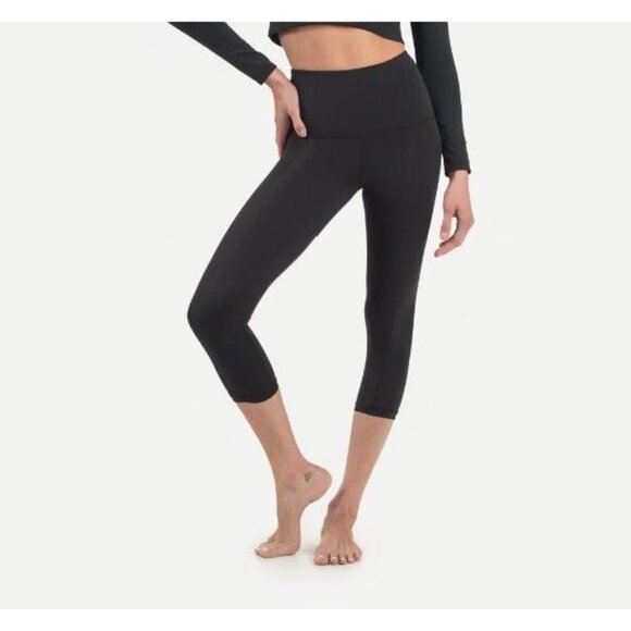 Sweetflexx Capris Hi-Rise Resistance Band Leggings in Black Size 6 NEW! - Picture 1 of 12